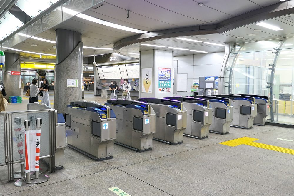 つくば駅の改札口