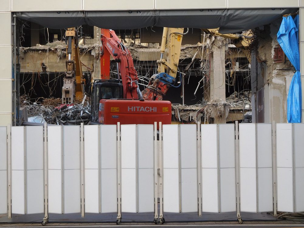2019年、閉店したイオンつくば駅前店の区画で進んでいた解体工事